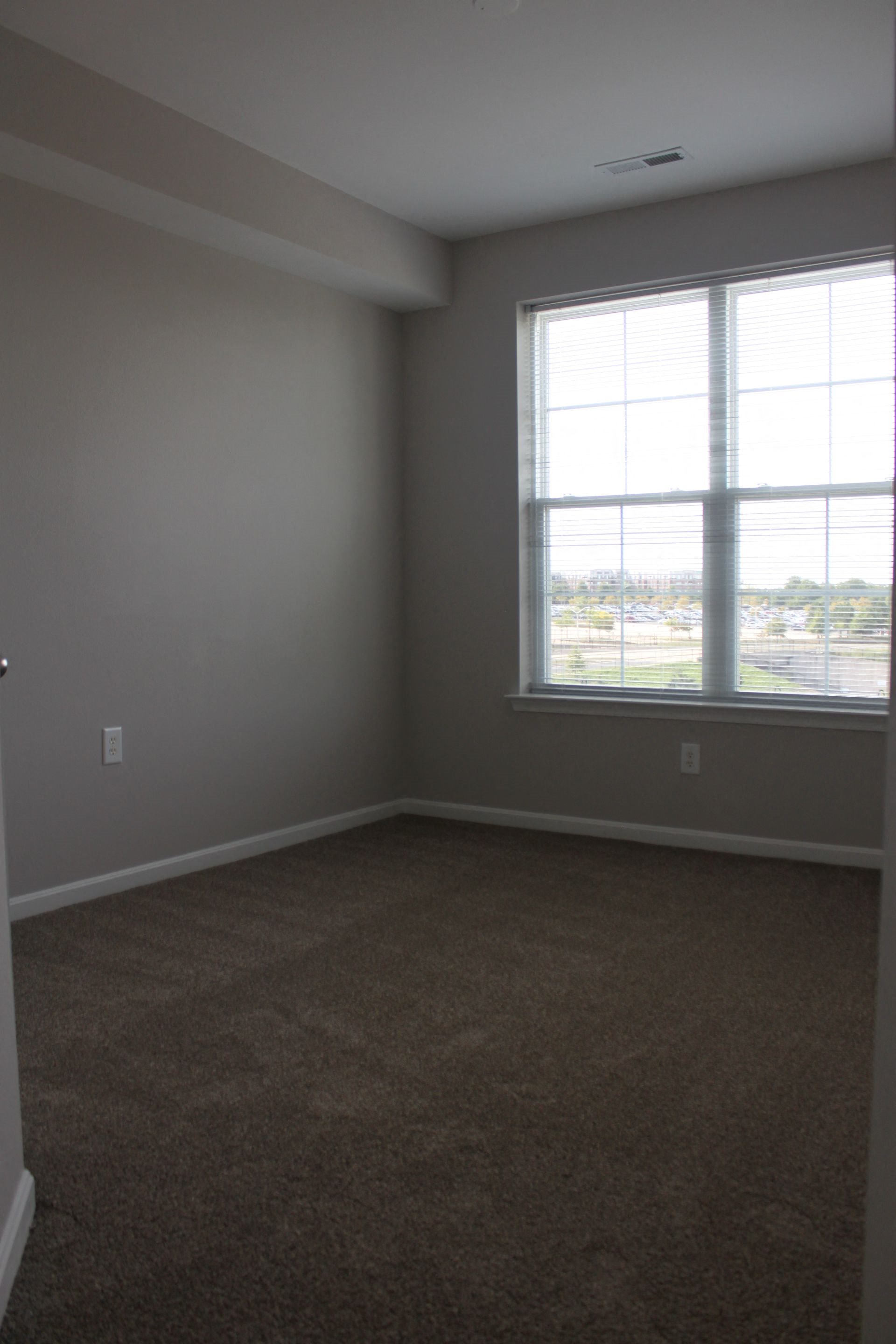 Interiors Apartments with Large Bedrooms-MetroPlace at Town Center